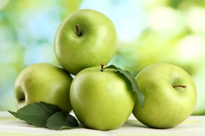 žali obuoliai, laikantis mažai angliavandenių turinčios dietos